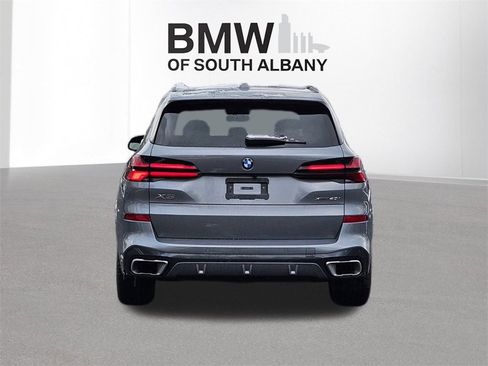 Used 2024 BMW X5 xDrive40i w/ M Sport Package image 5