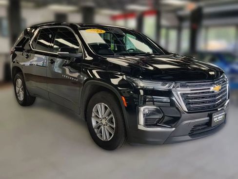 Used 2023 Chevrolet Traverse LT w/ LPO, Floor Liner Package image 2