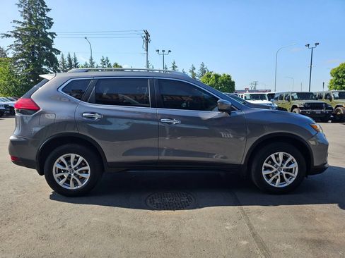 Used 2017 Nissan Rogue SV AWD/4WD image 6