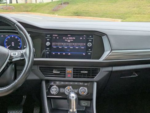 Used 2019 Volkswagen Jetta SEL FWD image 18