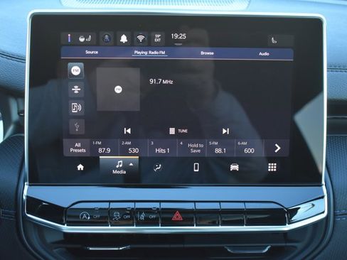 New 2026 Jeep Compass Latitude image 23