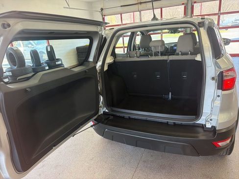 Used 2021 Ford EcoSport S image 21