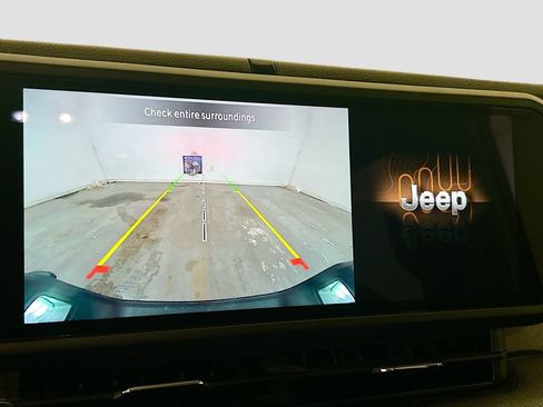 Used 2025 Jeep Gladiator Mojave AWD/4WD image 11