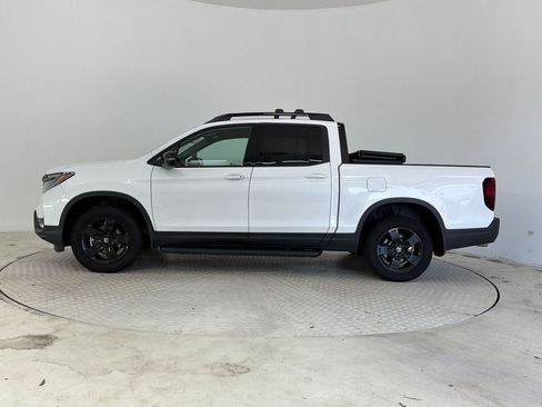 Used 2024 Honda Ridgeline Black Edition image 2