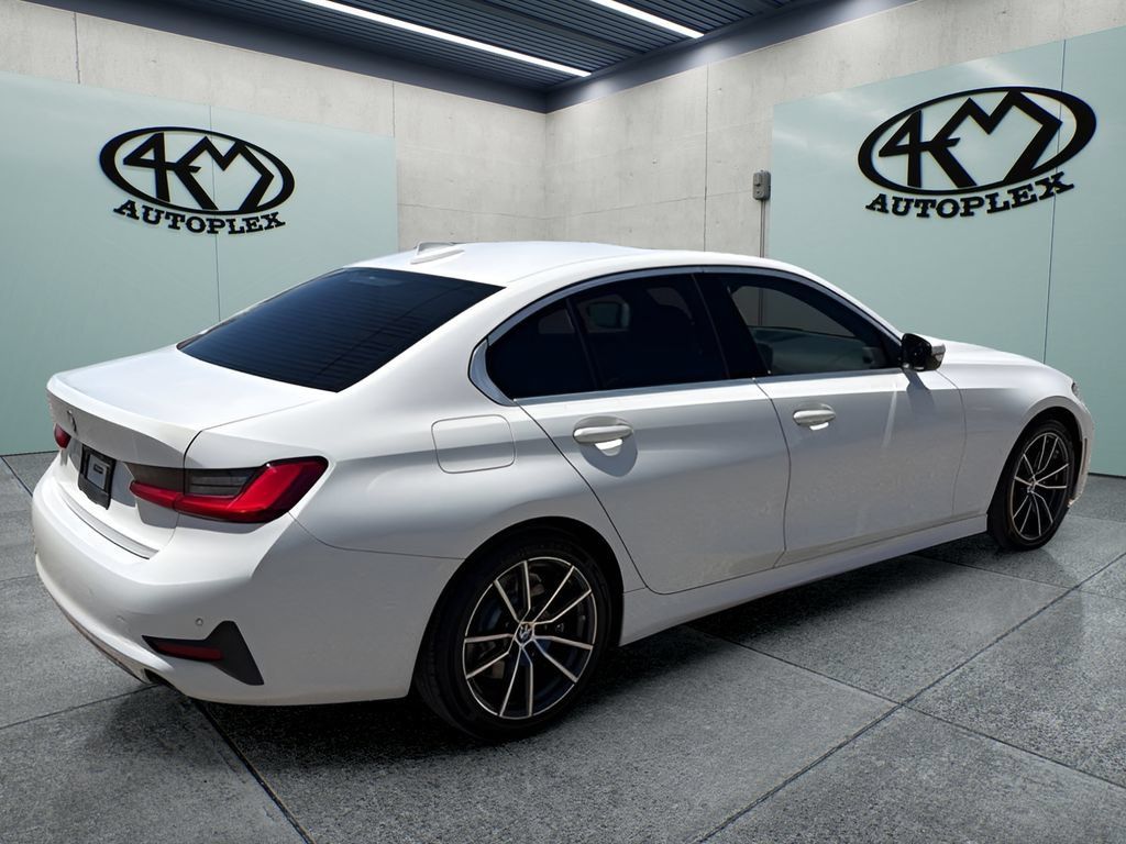 Used 2020 BMW 330i Sedan w/ Convenience Package RWD image 3