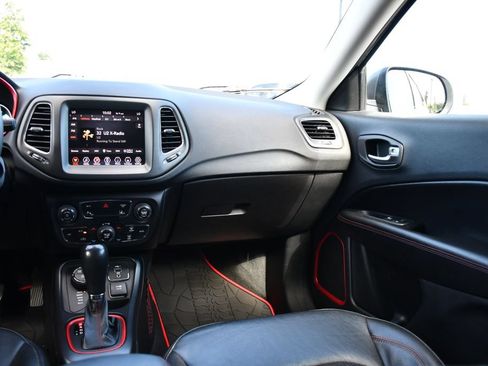 Used 2021 Jeep Compass Trailhawk AWD/4WD image 25