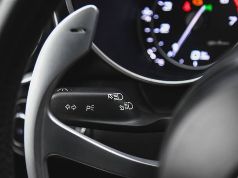 Used 2022 Alfa Romeo Giulia Veloce image 24