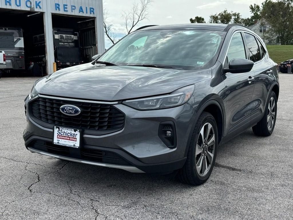 Used 2025 Ford Escape Platinum AWD/4WD image 8