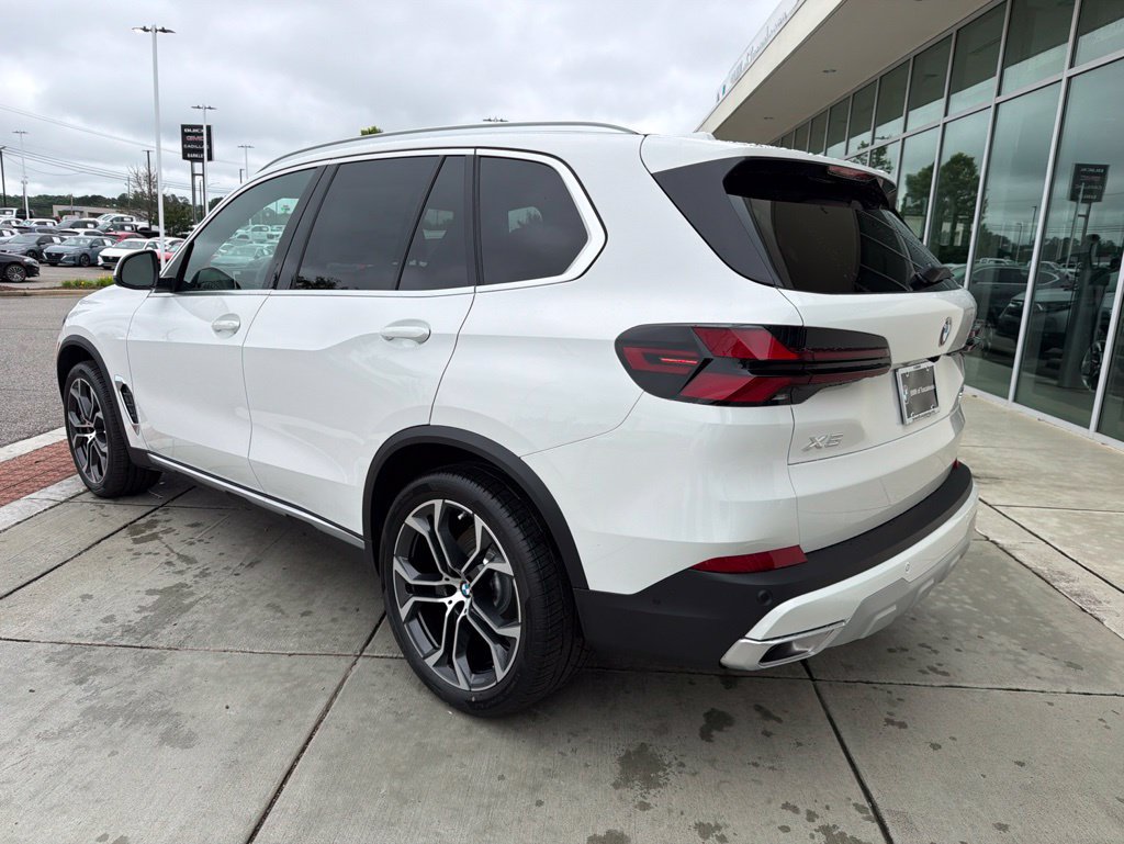 Used 2026 BMW X5 sDrive40i w/ Climate Comfort Package RWD image 4
