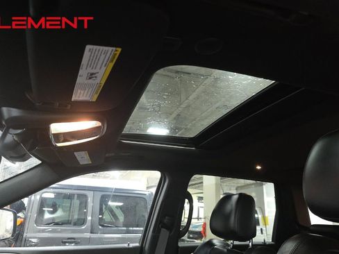 Used 2022 Jeep Grand Cherokee Laredo X image 19