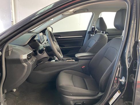 Used 2021 Nissan Altima 2.5 SV FWD image 19