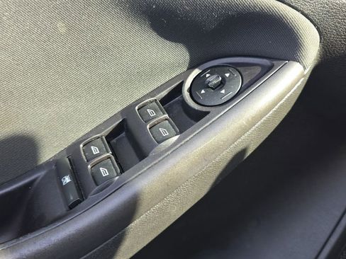 Used 2016 Ford Focus SE w/ Equipment Group 201A FWD image 18