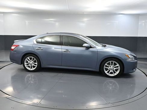 Used 2010 Nissan Maxima 3.5 SV w/ Premium Pkg FWD image 3