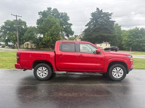 Used 2022 Nissan Frontier SV AWD/4WD image 4