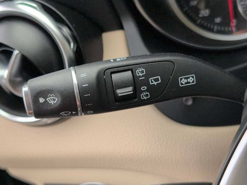 Used 2020 Mercedes-Benz GLA 250 4MATIC image 25