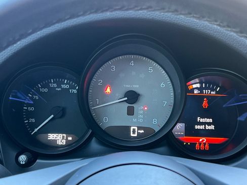 Certified 2024 Porsche Macan S AWD/4WD image 25
