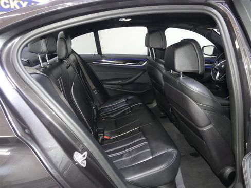 Used 2018 BMW 530i xDrive image 28