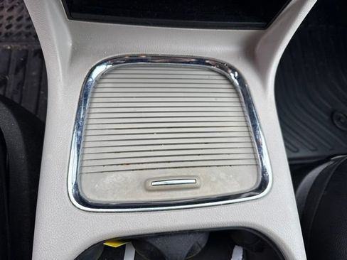 Used 2018 Dodge Grand Caravan SXT FWD image 22
