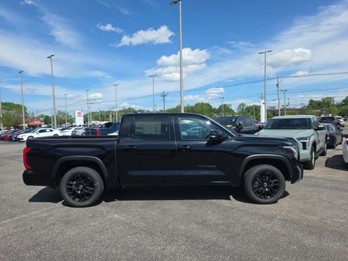 New 2026 Toyota Tundra Limited AWD/4WD image 3