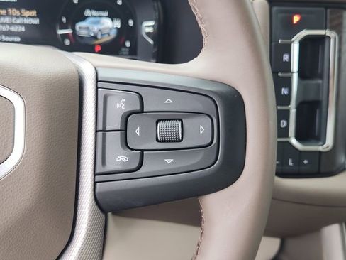 Used 2023 GMC Yukon Denali AWD/4WD image 24