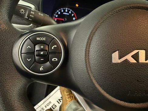 Used 2022 Kia Soul LX w/ Technology Package FWD image 31