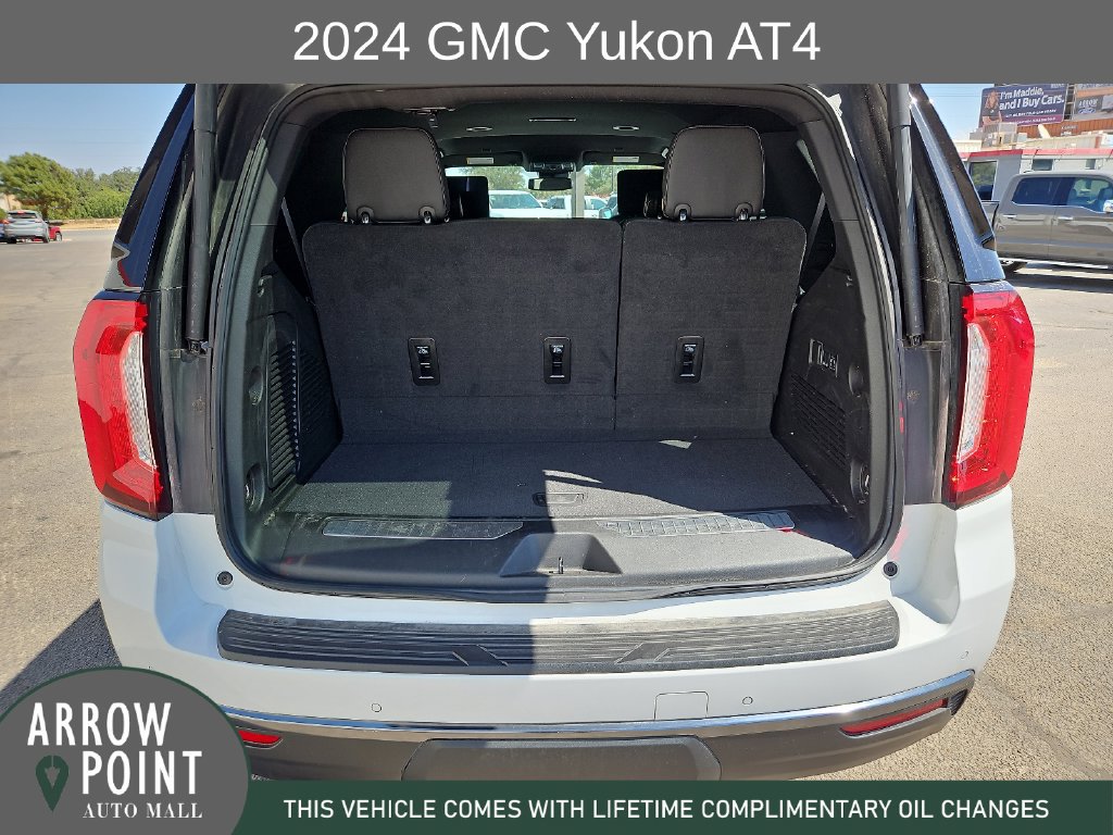Used 2024 GMC Yukon AT4 AWD/4WD image 17