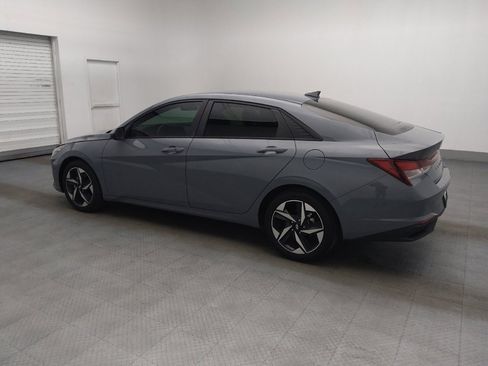 Used 2023 Hyundai Elantra SEL w/ Convenience Package FWD image 3