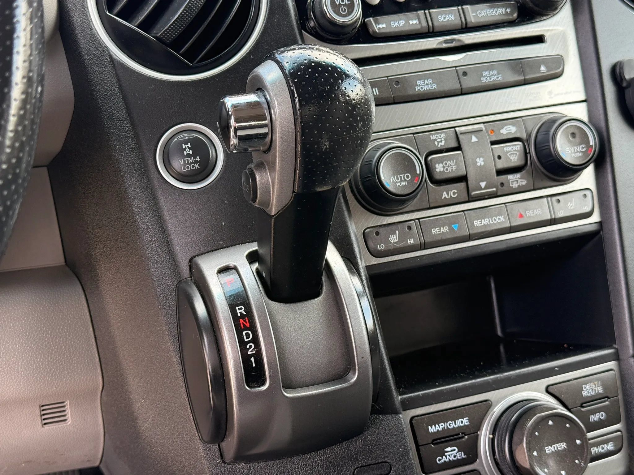 Used 2014 Honda Pilot Touring image 27