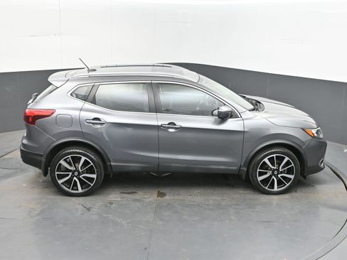 Used 2017 Nissan Rogue Sport SL w/ SL Premium Package FWD image 39