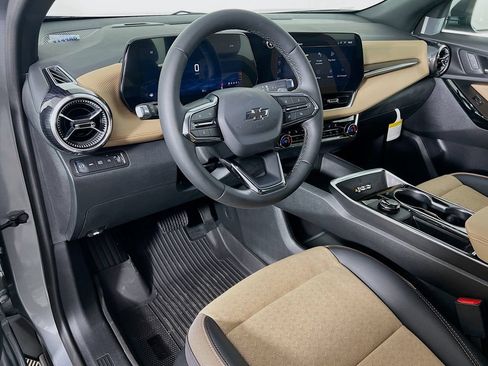 New 2026 Chevrolet Equinox ACTIV w/ Convenience Package III AWD/4WD image 9