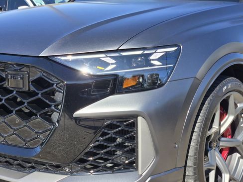 Used 2025 Audi RS Q8 performance image 9
