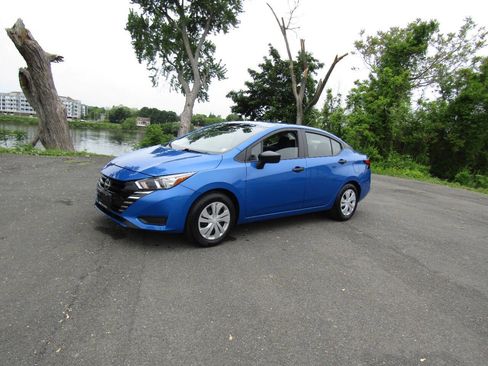 Used 2023 Nissan Versa S FWD image 30
