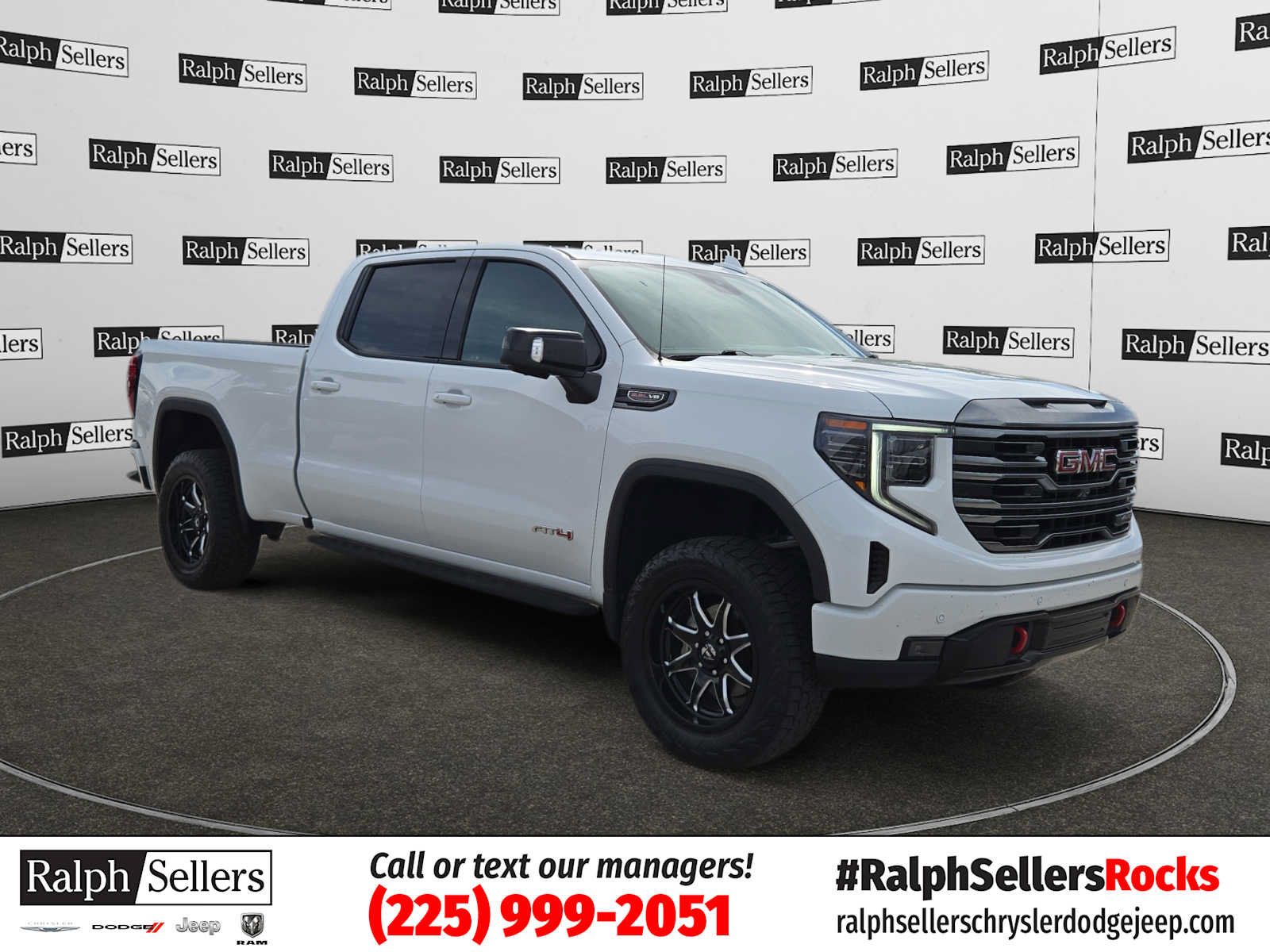 Used 2022 GMC Sierra 1500 AT4 w/ AT4 Premium Package AWD/4WD image 1