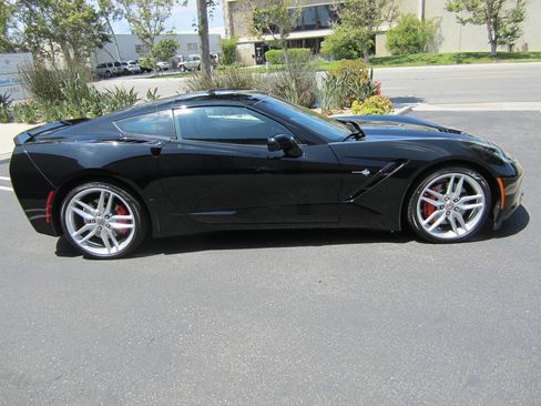 Used 2016 Chevrolet Corvette Stingray Coupe w/ 2LT Preferred Equipment Group RWD image 3