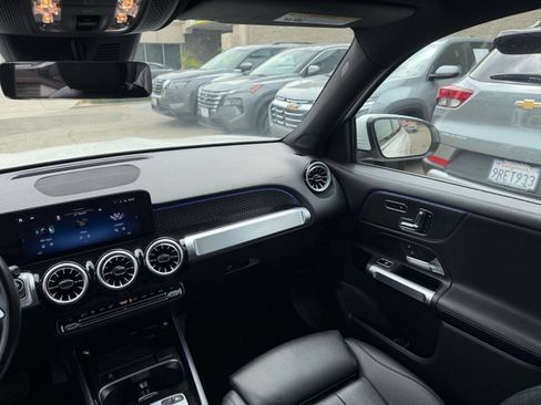 Used 2025 Mercedes-Benz GLB 250 4MATIC image 37