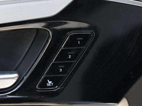 Used 2023 Acura MDX SH-AWD w/ Technology Package image 15