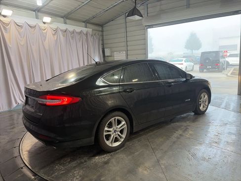 Used 2018 Ford Fusion S image 9