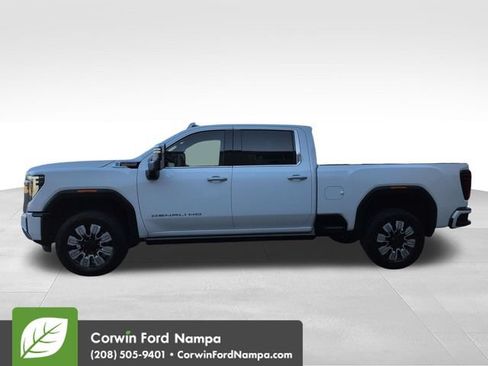 Used 2025 GMC Sierra 3500 Denali AWD/4WD image 6