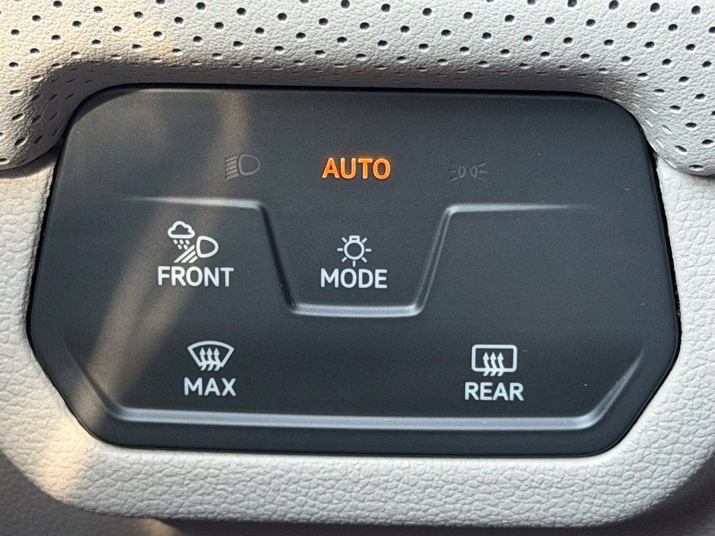 Used 2024 Volkswagen Atlas SE FWD image 23