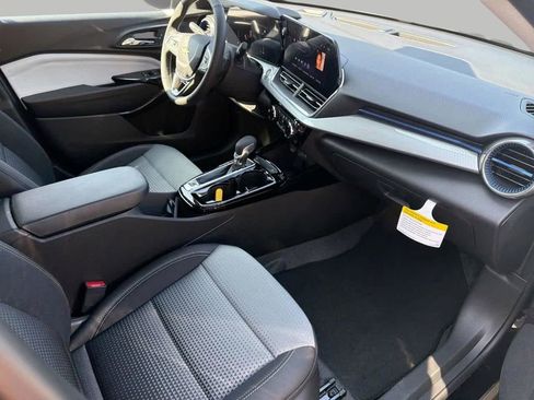 New 2026 Chevrolet Trax LT w/ Driver Confidence Package FWD image 9