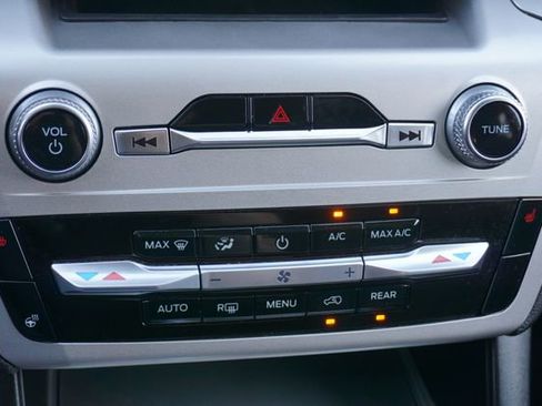 Certified 2022 Ford Explorer XLT w/ Equipment Group 202A image 17