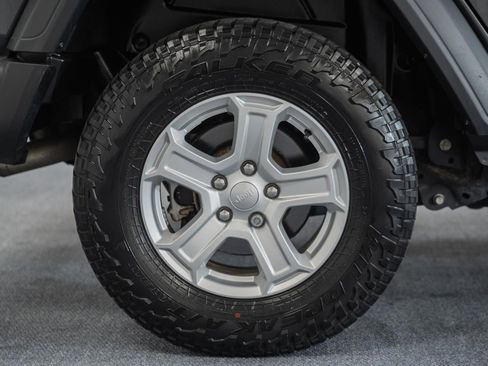 Used 2018 Jeep Wrangler Unlimited Sport S AWD/4WD image 21