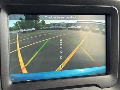 Used 2019 Jeep Renegade Latitude FWD image 19