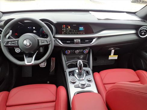 New 2025 Alfa Romeo Stelvio Sprint w/ Convenience Package image 24