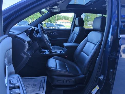 Used 2023 Chevrolet Traverse LT w/ LT Premium Package FWD image 12