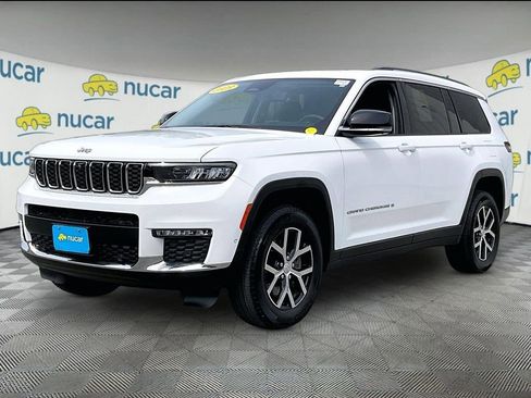 Used 2023 Jeep Grand Cherokee L Limited w/ Luxury Tech Group II AWD/4WD image 3