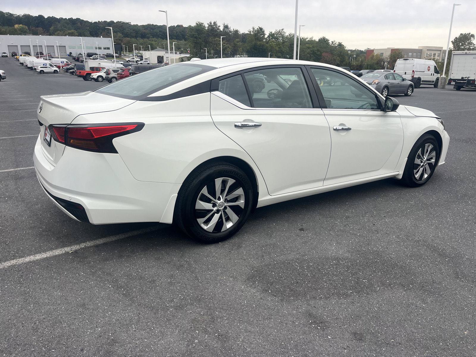 Certified 2025 Nissan Altima 2.5 S FWD image 9