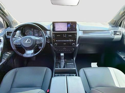 Used 2023 Lexus GX 460 Premium w/ Accessory Package AWD/4WD image 17