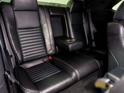 Used 2010 Dodge Challenger R/T image 33