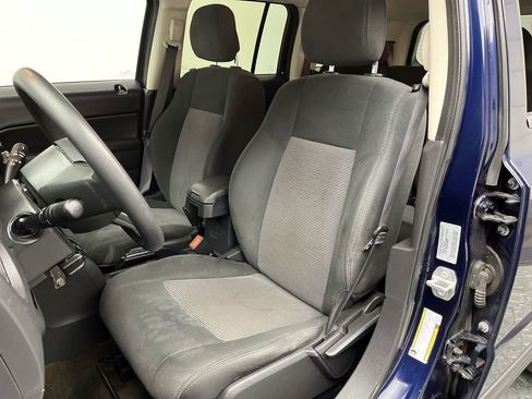 Used 2017 Jeep Patriot Sport w/ Power Value Group FWD image 8